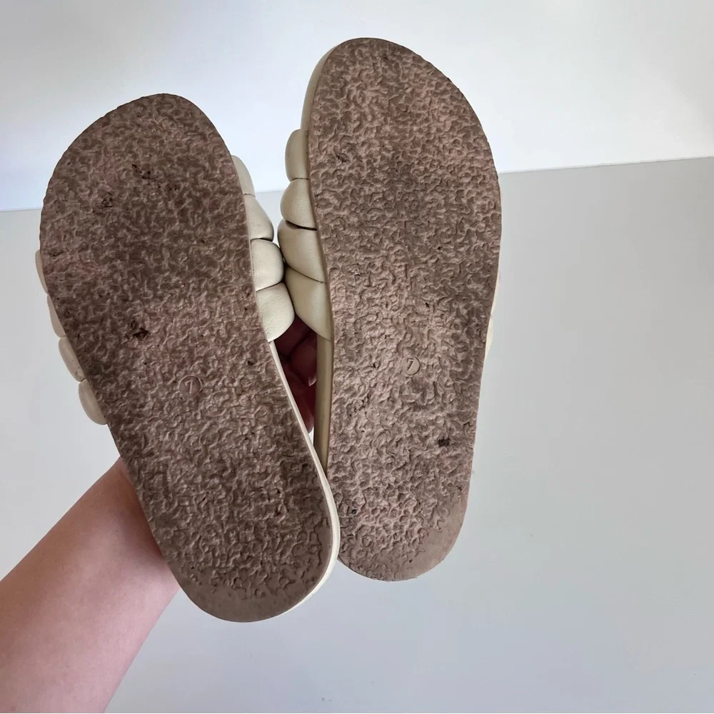 Seychelles women low